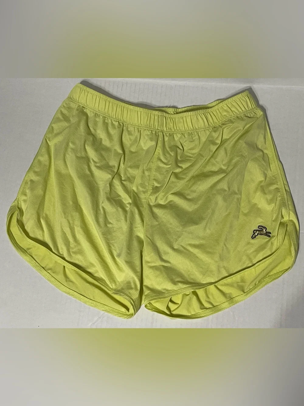 Tracksmith X JCrew Twilight Short - Women’s Medium - Pale Kiwi - EUC